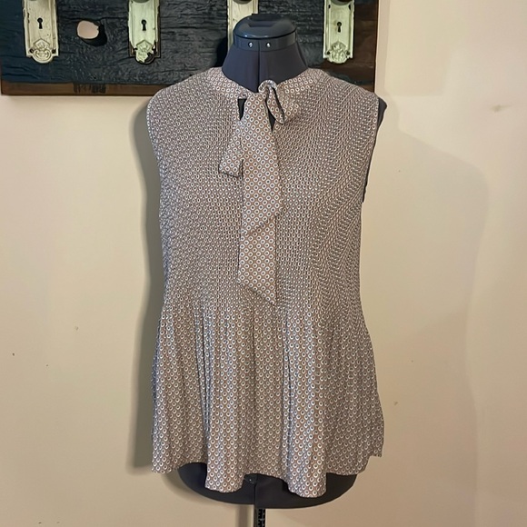 Adrianna Papell Sleeveless Peplum Blouse with Tie Front Size Medium - Picture 5 of 16